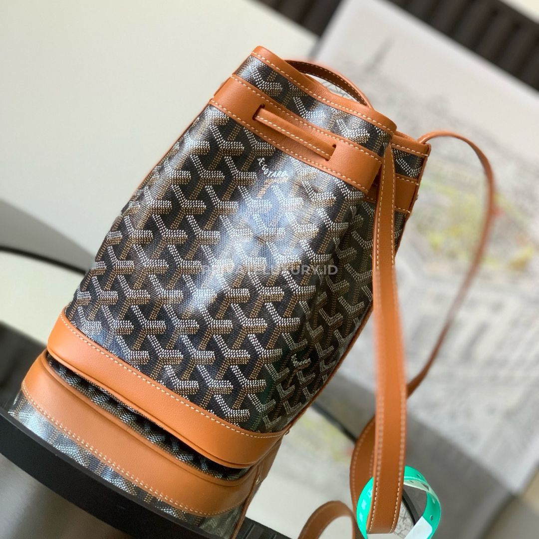 Petit Flot Bucket Bag