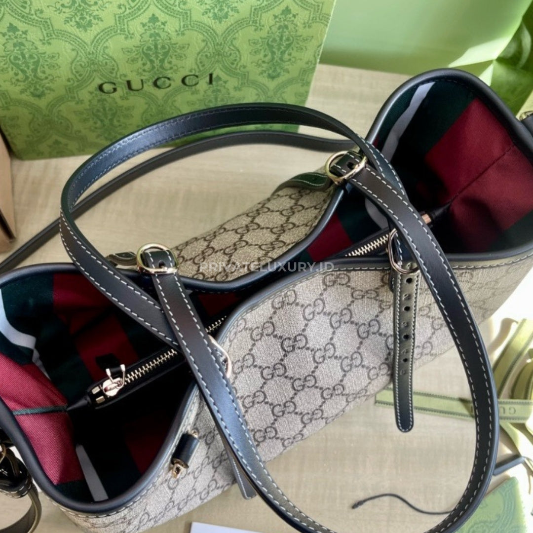 GG Emblem Medium Tote Bag