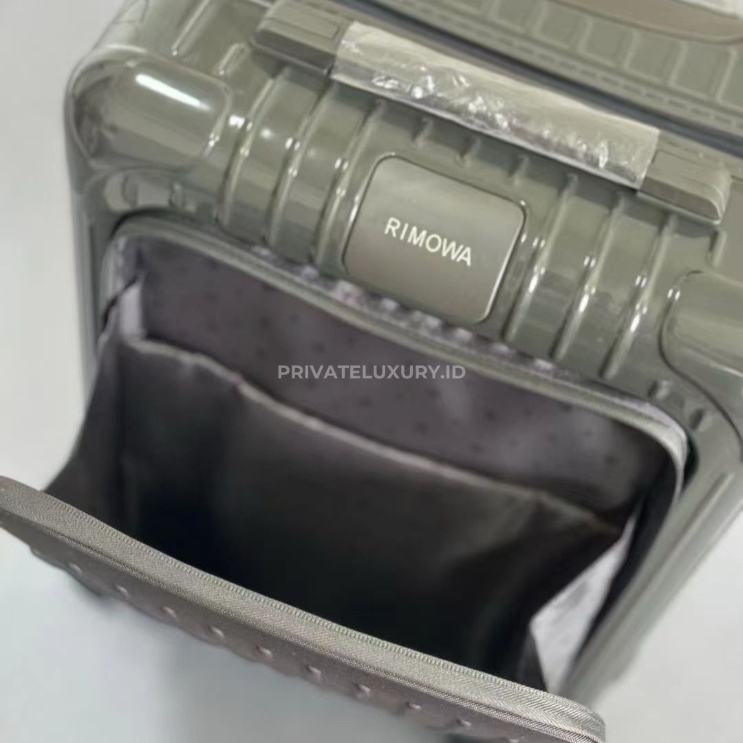 Essential Sleeve Cabin
