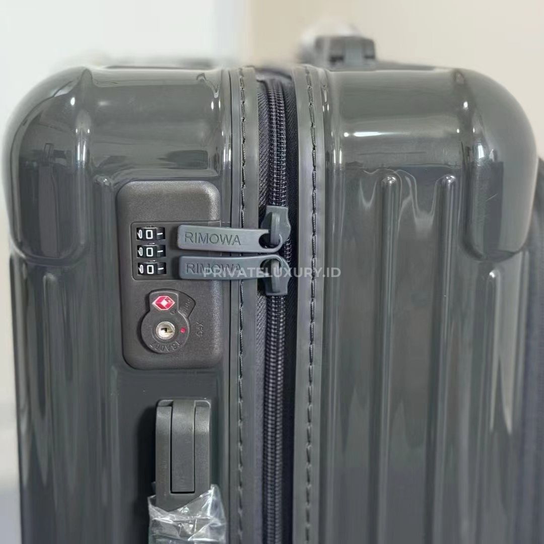 Essential Sleeve Cabin