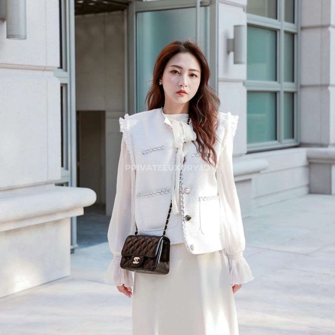 Mini Square Classic Handbag Lambskin
