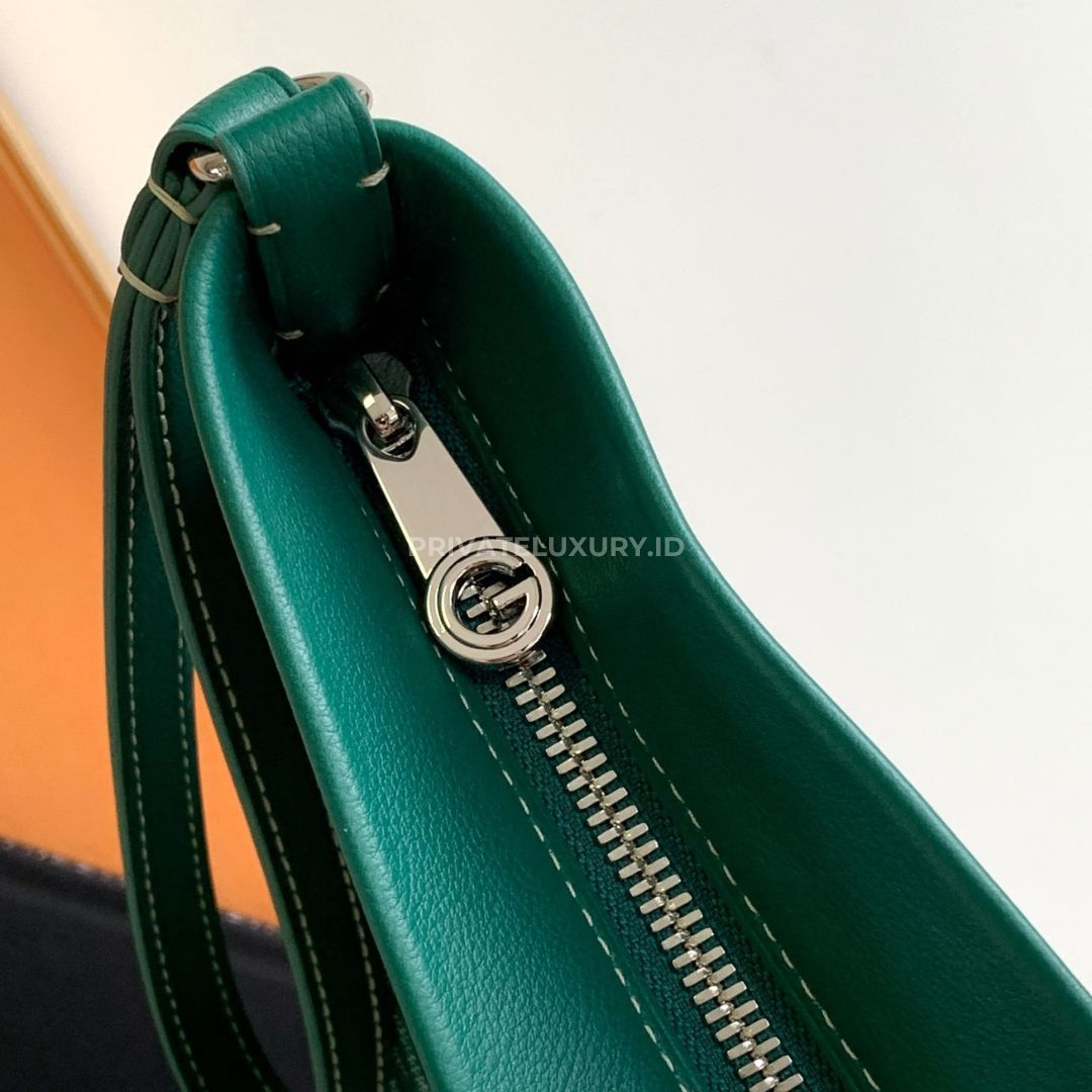 Conti Pouch
