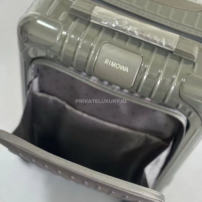 Essential Sleeve Cabin