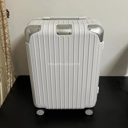 Hybrid Cabin
